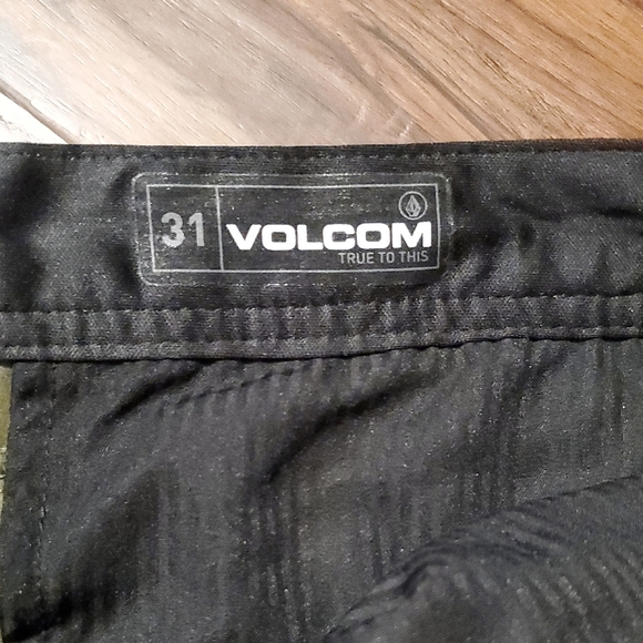 Volcom Men's Olive Green Flat Front Shorts - Picture 2 of 5